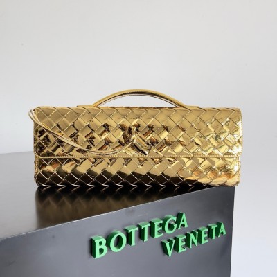 Bottega Veneta Andiamo Clutch with Handle in Gold Metallic Leather LDBS243790