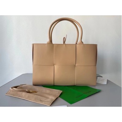 Bottega Veneta Arco Medium Tote In Beige Intrecciato Lambskin LDBS243804