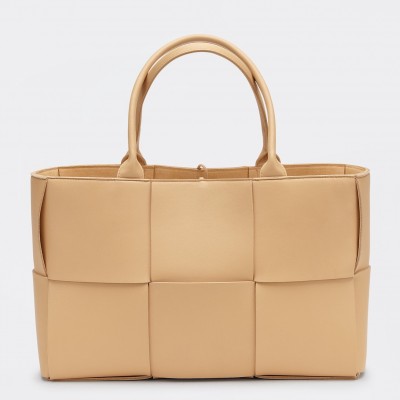 Bottega Veneta Arco Medium Tote In Beige Intrecciato Lambskin LDBS243804