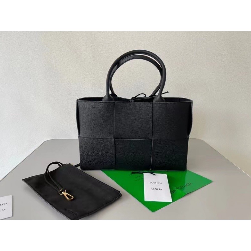 Bottega Veneta Arco Medium Tote In Black Intrecciato Leather LDBS243805