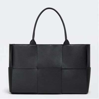 Bottega Veneta Arco Medium Tote In Black Intrecciato Leather LDBS243805