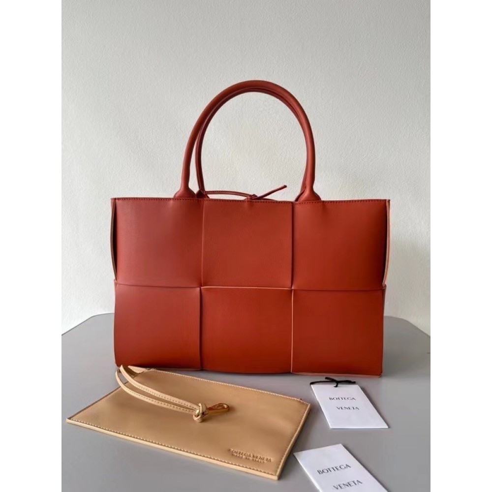 Bottega Veneta Arco Medium Tote In Maple Intrecciato Lambskin LDBS243808