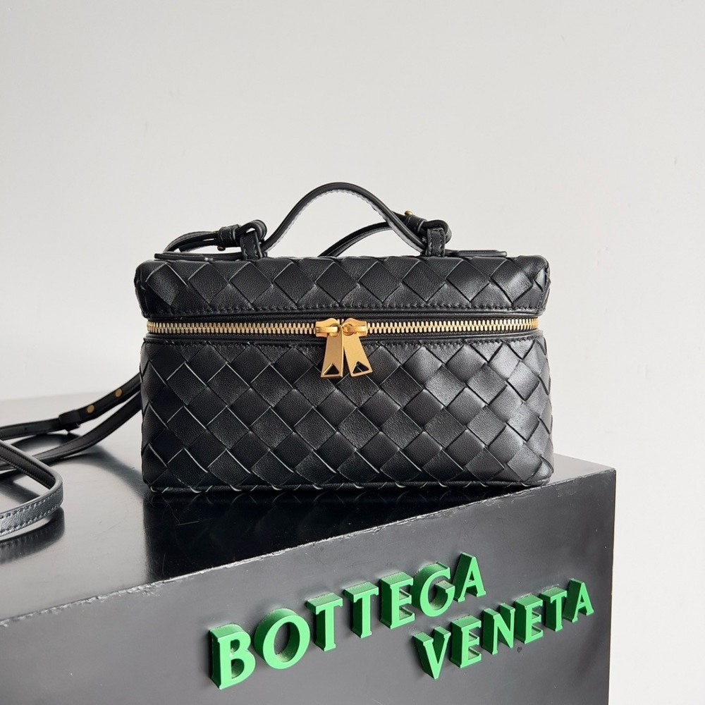 Bottega Veneta Bang Bang Vanity Case in Black Intrecciato Leather LDBS243824