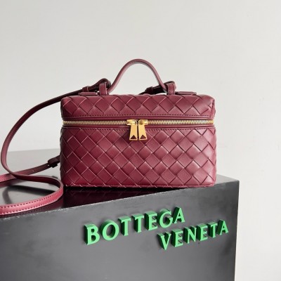 Bottega Veneta Bang Bang Vanity Case in Cherry Intrecciato Leather LDBS243825