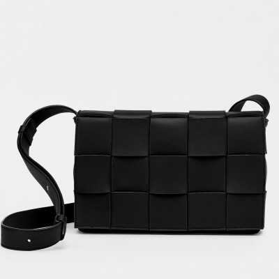 Bottega Veneta Cassett Bag In Black Intrecciato Lambskin LDBS243900