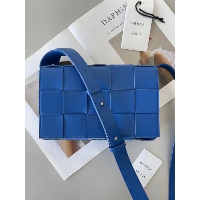 Bottega Veneta Cassett Bag In Blue Intrecciato Lambskin LDBS243904