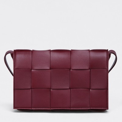 Bottega Veneta Cassett Bag In Bordeaux Intrecciato Lambskin LDBS243905