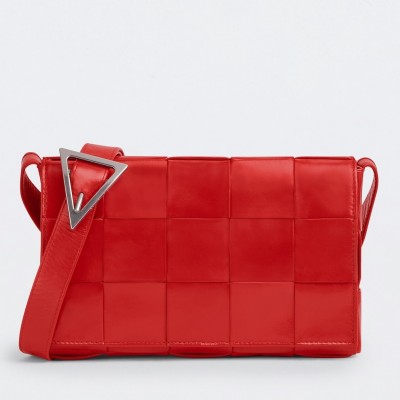 Bottega Veneta Cassett Bag In Red Wrinkled Calfskin LDBS243920