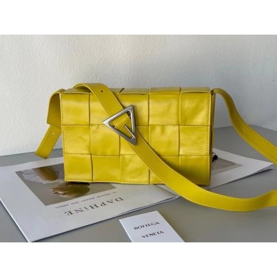 Bottega Veneta Cassett Bag In Yellow Wrinkled Calfskin LDBS243925