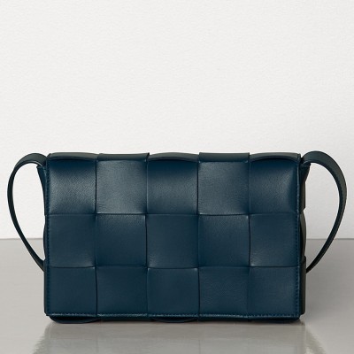 Bottega Veneta Cassette Bag In Dark Blue Lambskin LDBS243930