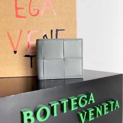 Bottega Veneta Cassette Bi-fold Wallet in Thunder Intrecciato Calfskin LDBS243943