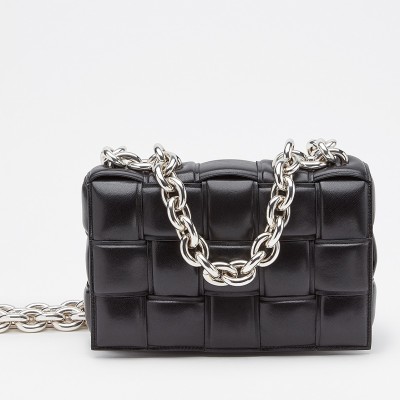 Bottega Veneta Chain Cassette Bag In Noir Calfskin LDBS243957