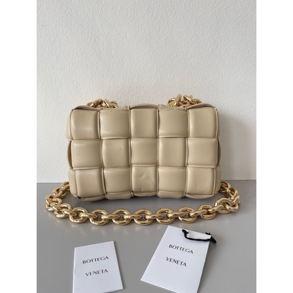 Bottega Veneta Chain Cassette Bag In Porridge Lambskin LDBS243960