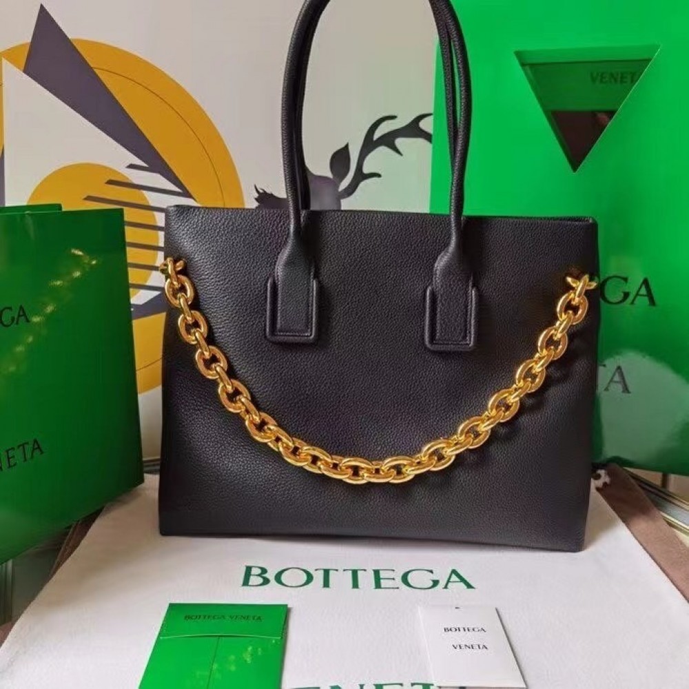 Bottega Veneta Chain Tote Bag In Black Grained Leather LDBS243966