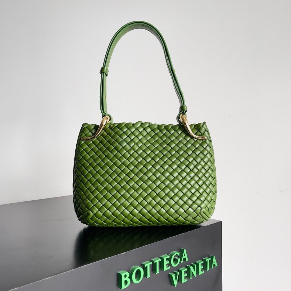 Bottega Veneta Clicker Small Bag in Avocado Intrecciato Lambskin LDBS243969