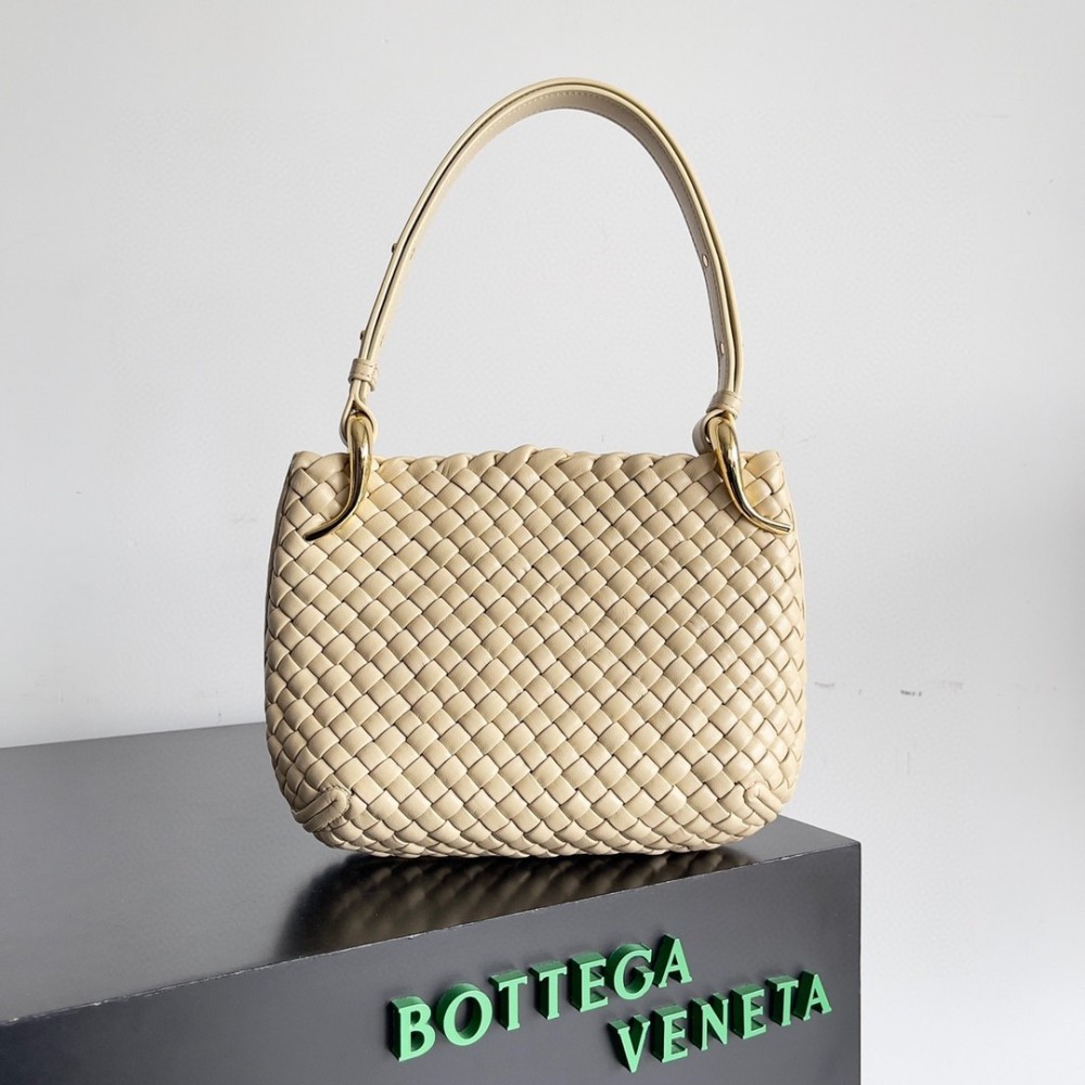 Bottega Veneta Clicker Small Bag in Porridge Intrecciato Lambskin LDBS243971