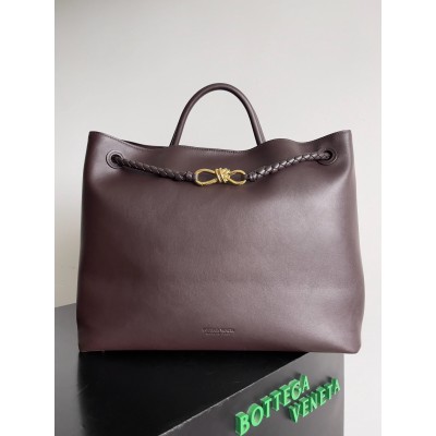 Bottega Veneta Large Andiamo Bag in Fondant Smooth Calfskin LDBS243998