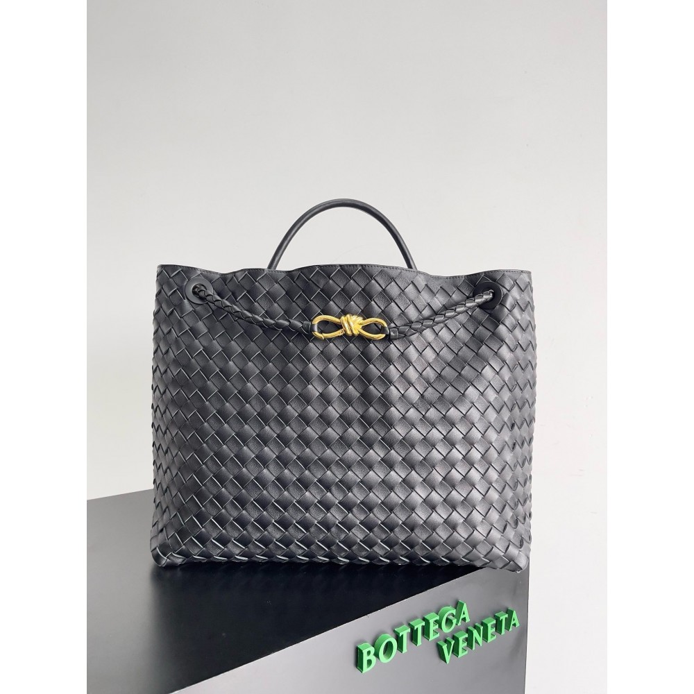 Bottega Veneta Large Andiamo bag In Black Intrecciato Lambskin LDBS243996