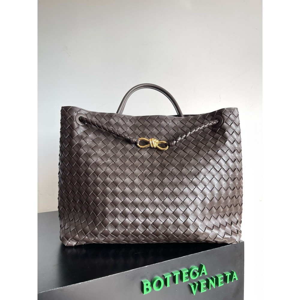 Bottega Veneta Large Andiamo bag In Fondant Intrecciato Lambskin LDBS243997