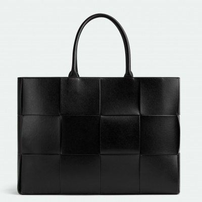 Bottega Veneta Large Arco Tote Bag In Black Intrecciato Calfskin LDBS243999