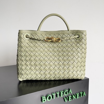 Bottega Veneta Medium Andiamo Bag In Travertine Intrecciato Lambskin LDBS244025