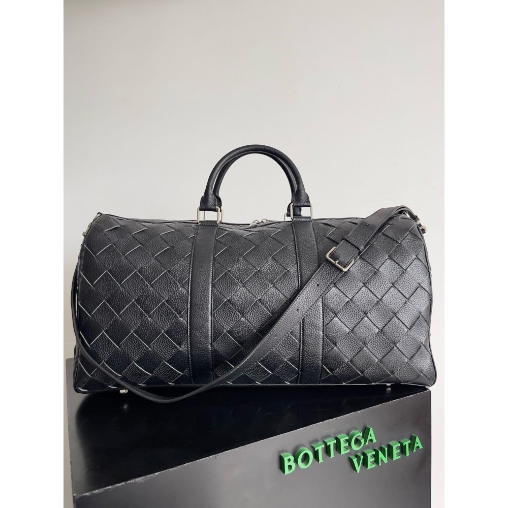 Bottega Veneta Medium Duffle Bag in Black Intrecciato Grained Calfskin LDBS244030