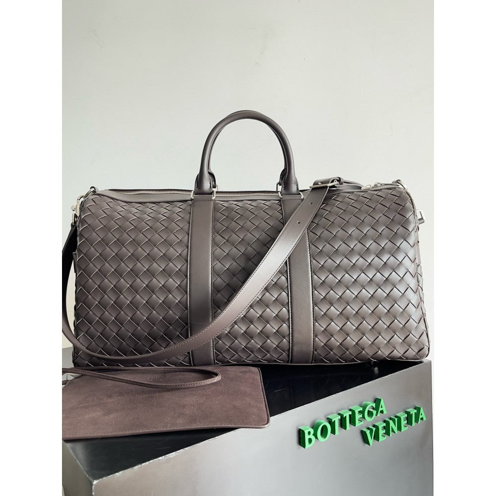 Bottega Veneta Medium Duffle Bag in Fondant Intrecciato Calfskin LDBS244031