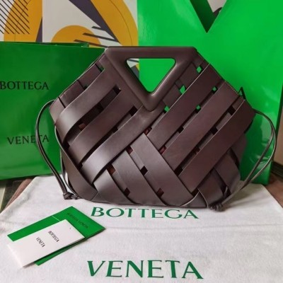 Bottega Veneta Medium Point Bag In Fondant Intrecciato Leather LDBS244037