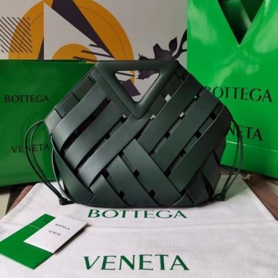 Bottega Veneta Medium Point Bag In Green Intrecciato Leather LDBS244038