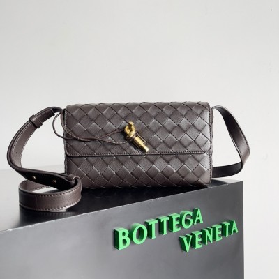 Bottega Veneta Mini Andiamo Cross-Body Bag in Fondant Intrecciato Lambskin LDBS244048