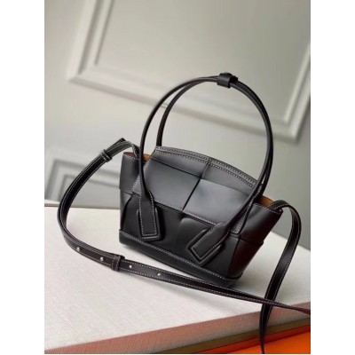 Bottega Veneta Mini Arco Bag In Black Intrecciato Calfskin LDBS244050