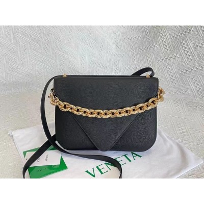 Bottega Veneta Mount Medium Envelope Bag In Black Leather LDBS244110