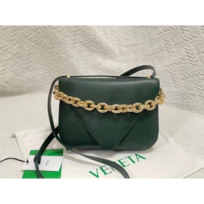 Bottega Veneta Mount Medium Envelope Bag In Green Calfskin LDBS244114