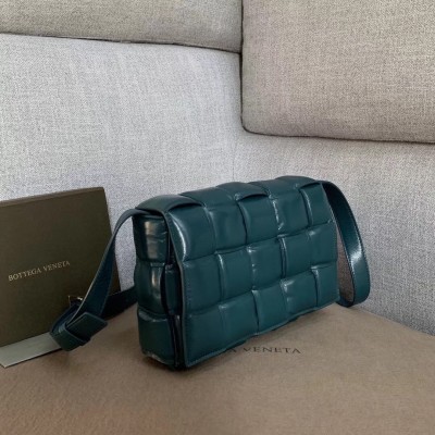 Bottega Veneta Padded Cassette Bag In Green Calfskin LDBS244137