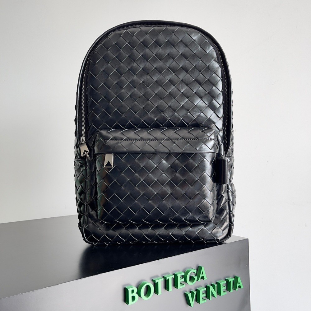 Bottega Veneta Small Backpack In Black Intrecciato Calfskin LDBS244190