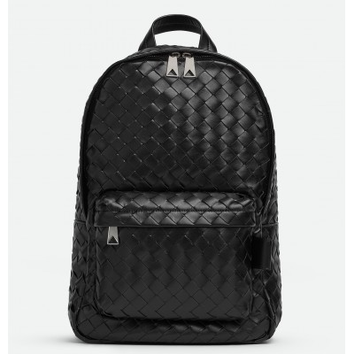 Bottega Veneta Small Backpack In Black Intrecciato Calfskin LDBS244190