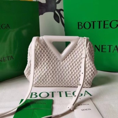 Bottega Veneta Small Point Bag In White Quilted Leather LDBS244222