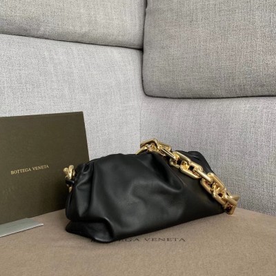 Bottega Veneta The Chain Pouch In Black Calfskin LDBS244240