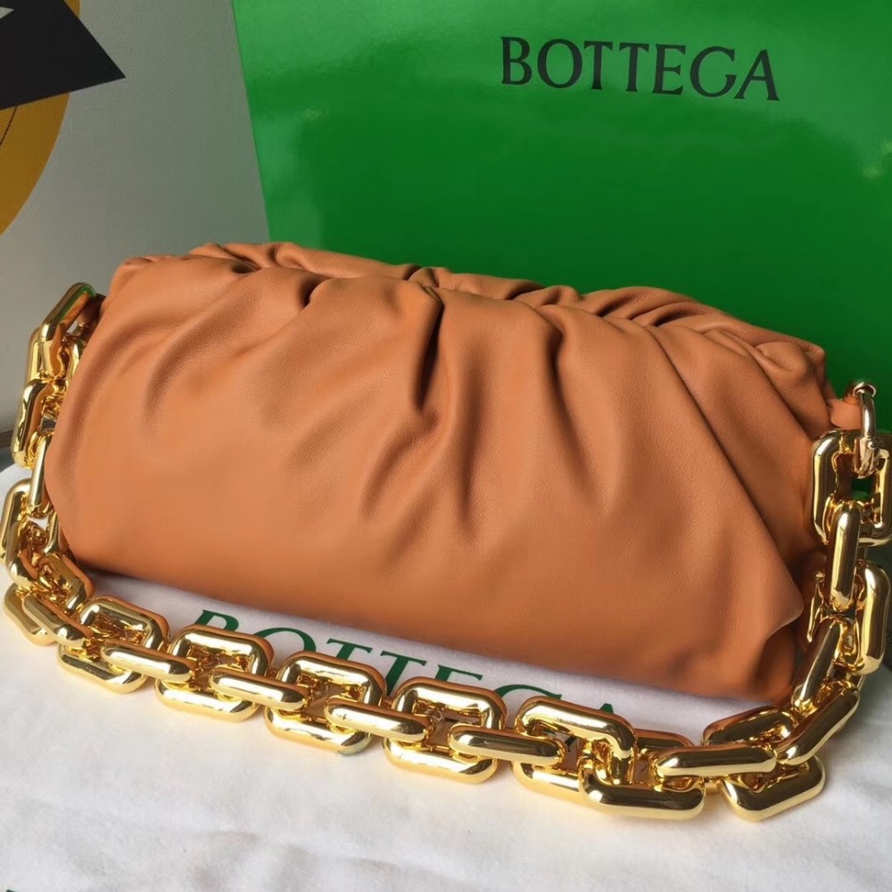 Bottega Veneta The Chain Pouch In Clay Calfskin LDBS244241