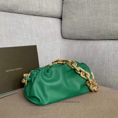 Bottega Veneta The Chain Pouch In Green Calfskin LDBS244243