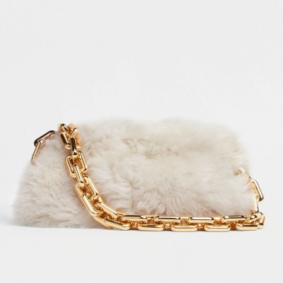 Bottega Veneta The Chain Pouch In White Shearling LDBS244249