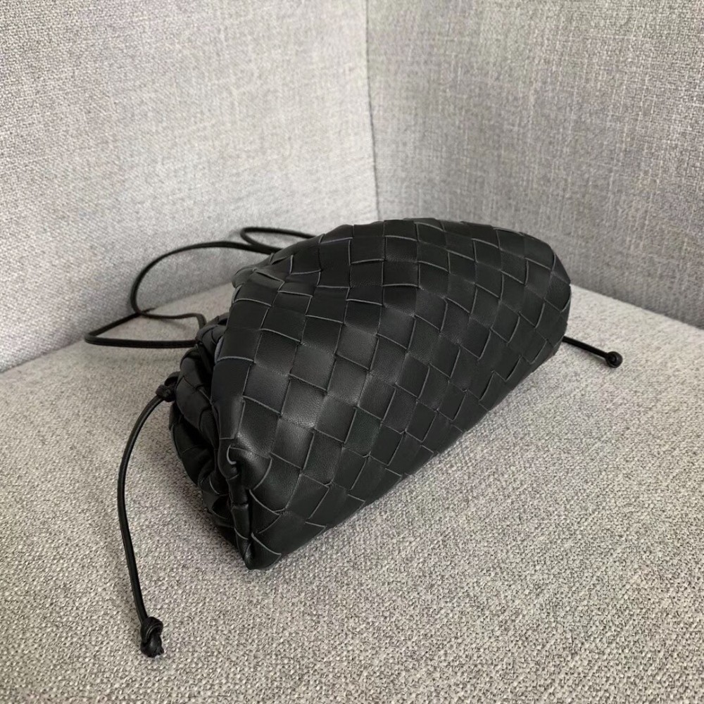 Bottega Veneta The Pouch 20 Clutch In Black Intrecciato Lambskin LDBS244251