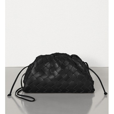 Bottega Veneta The Pouch 20 Clutch In Black Intrecciato Lambskin LDBS244251