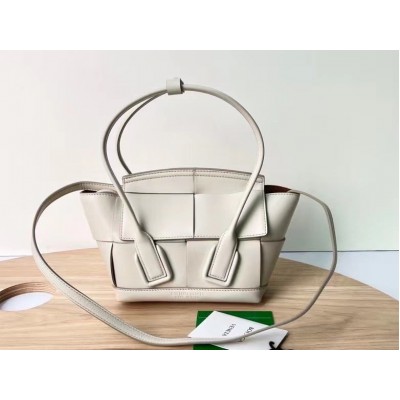 Bottega Veneta Arco Mini Bag In White Intrecciato Calfskin