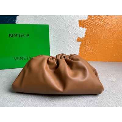 Bottega Veneta Large Pouch Clutch Bag In Brown Calfskin