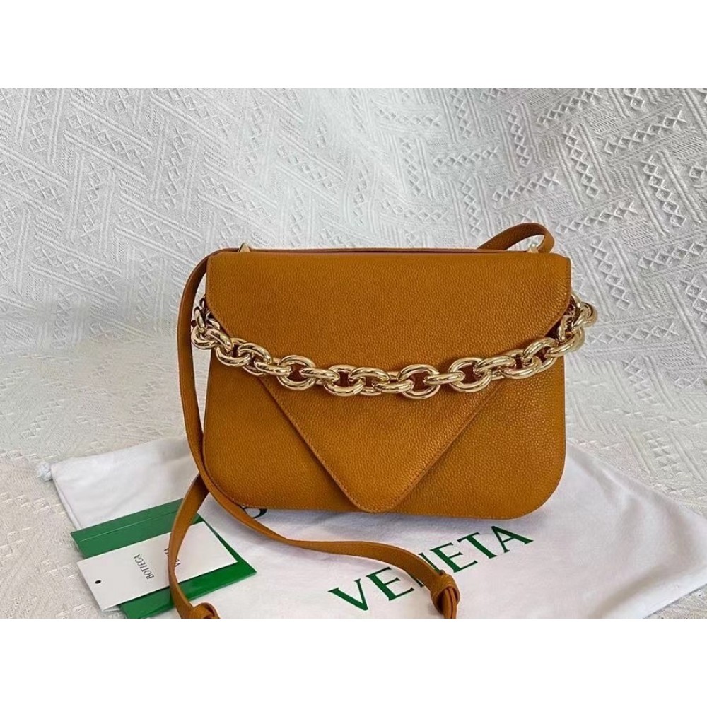 Bottega Veneta Mount Medium Envelope Bag In Cob Leather