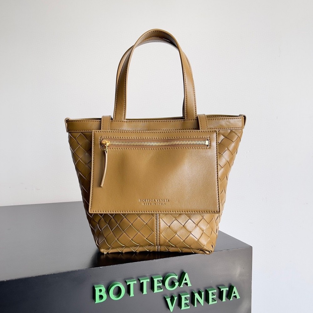 Bottega Veneta Small Flip Flap Bag in Acorn Intrecciato Lambskin