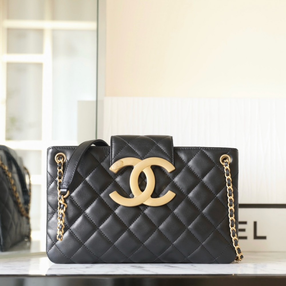 Chanel 24C Shoulder Bag Medium