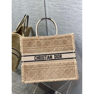 Dior Large Book Tote Bag In Beige Cannage Shearling LDBS240352