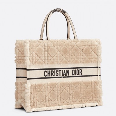 Dior Large Book Tote Bag In Beige Cannage Shearling LDBS240352